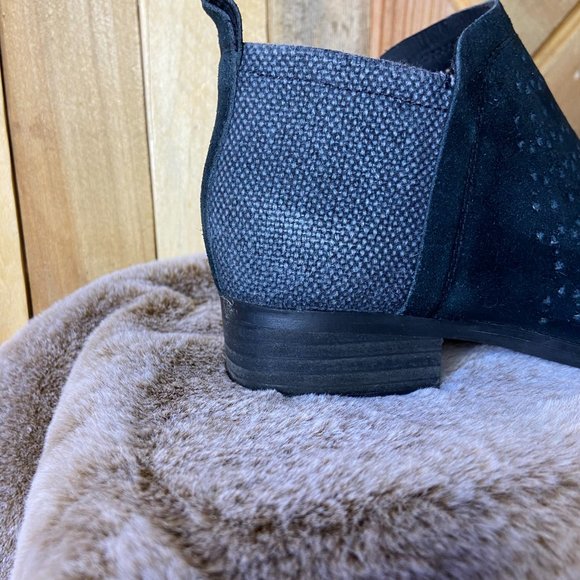 Toms | Black Ankle Booties | W6 - Picture 2 of 5